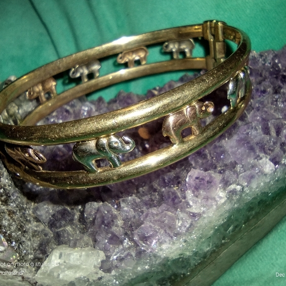 COPY - Vintage 90s Gp elephant cuff bracelet over sterling marked SS - Picture 5 of 5